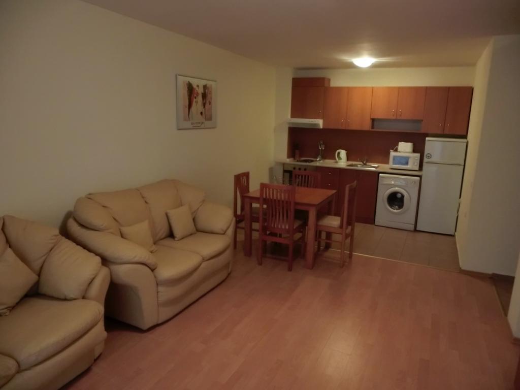 Apartment Panorama On Complex With Pools And Beach, Sveti Vlas Esterno foto