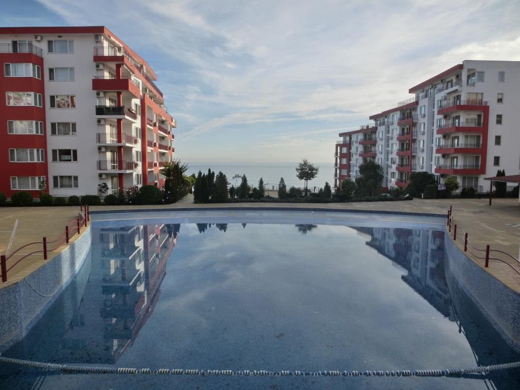 Apartment Panorama On Complex With Pools And Beach, Sveti Vlas Esterno foto
