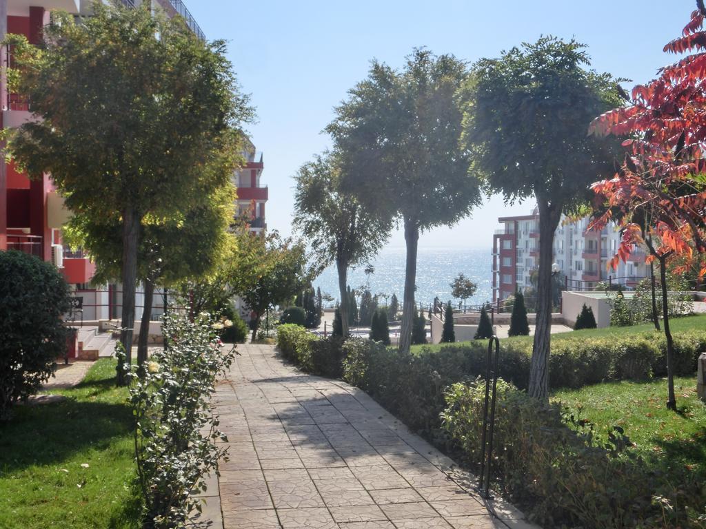 Apartment Panorama On Complex With Pools And Beach, Sveti Vlas Esterno foto