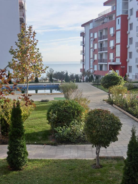 Apartment Panorama On Complex With Pools And Beach, Sveti Vlas Esterno foto