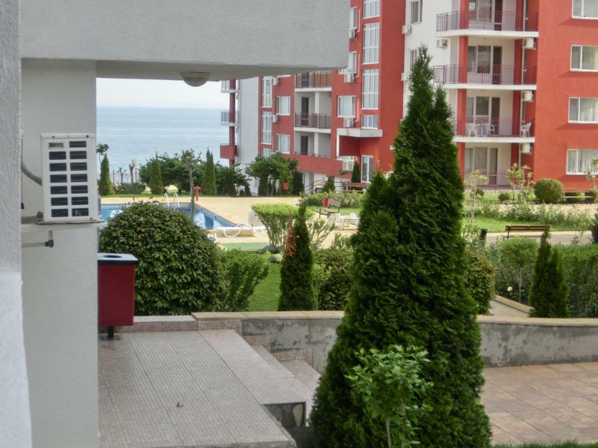 Apartment Panorama On Complex With Pools And Beach, Sveti Vlas Esterno foto