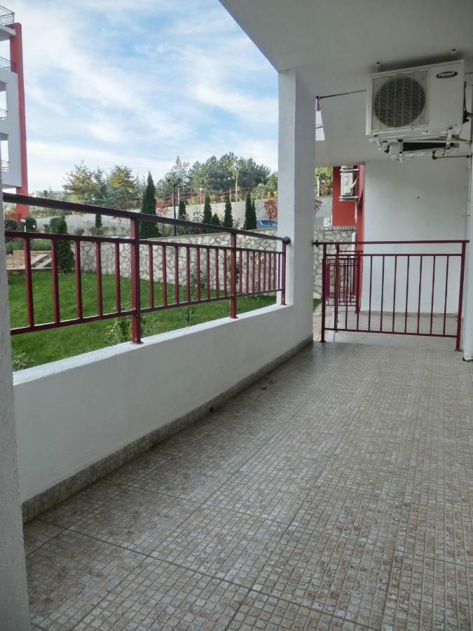 Apartment Panorama On Complex With Pools And Beach, Sveti Vlas Esterno foto